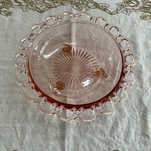 Vintage Anchor Hocking Lace Edge Old Colony Pink Glass 3 Footed Bowl Sunburst